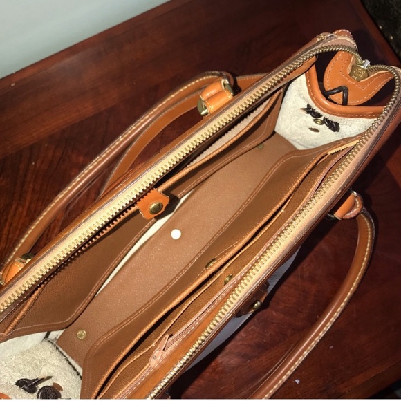 Dooney and Bourke bag - Picture 7 of 12